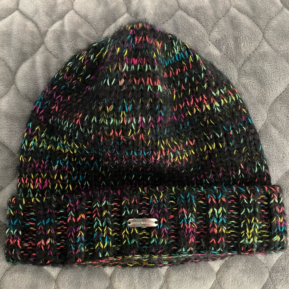 Steve Madden Beanie - Picture 2 of 5